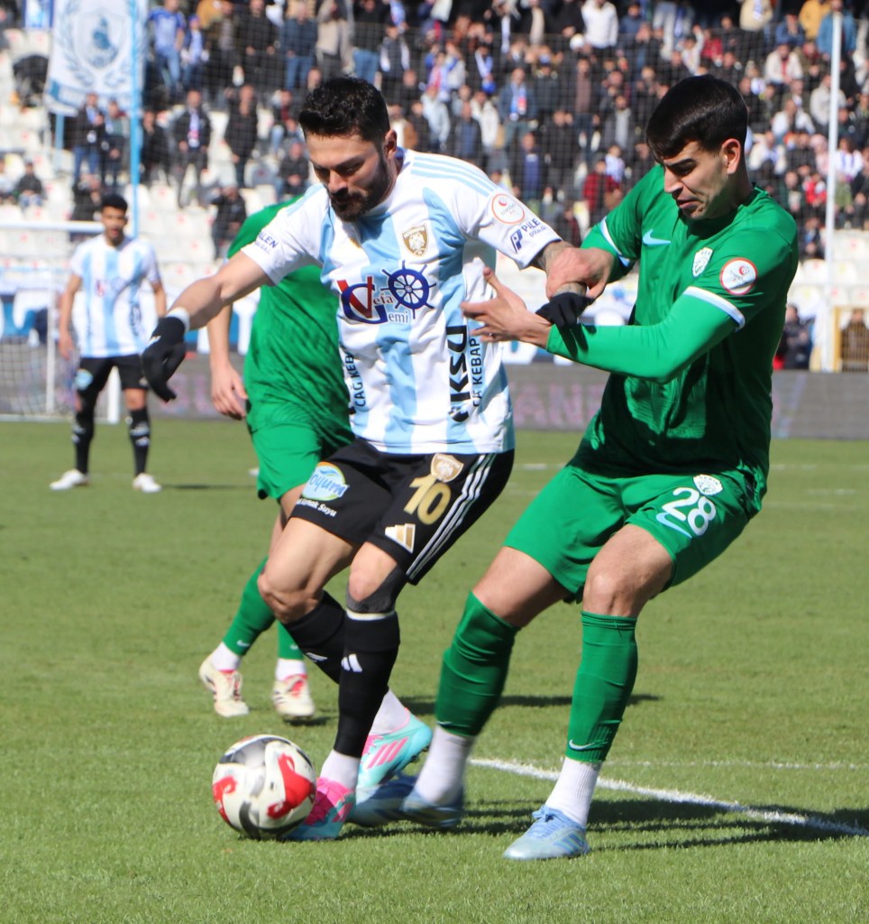 Erzurumspor FK Serik Spor'u Farklı Geçti