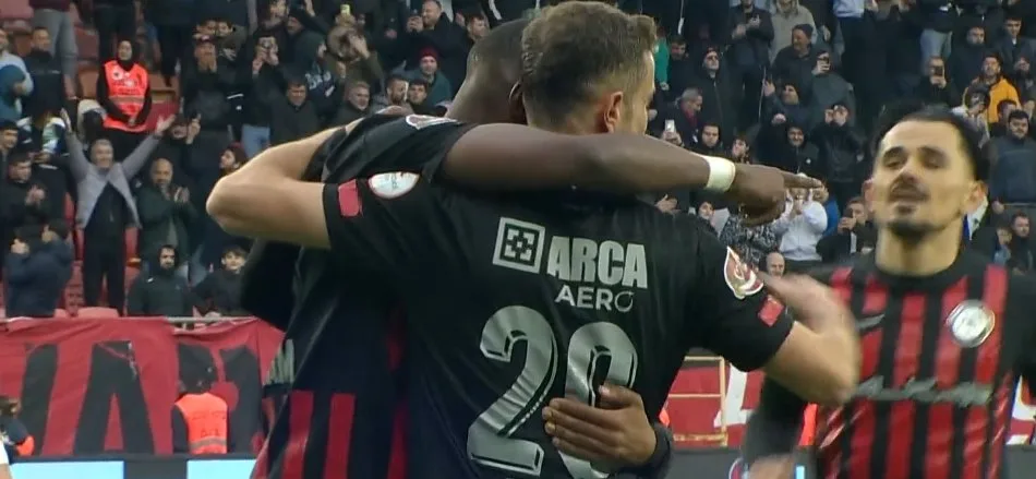 Çorum FK, Ümraniyespor'u 2-0 Yendi