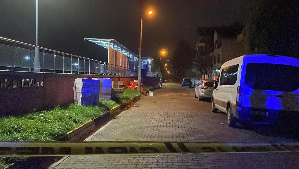 Arifiye'de Tartışma Kanlı Bitti: Bir Ölü, Bir Yaralı