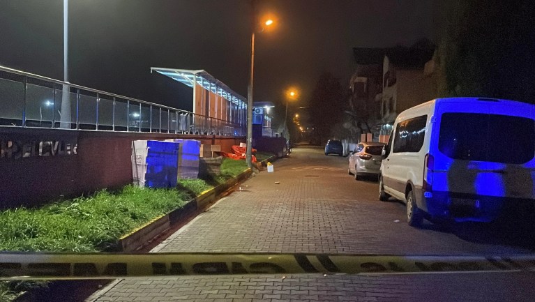 Arifiye'de Tartışma Kanlı Bitti: Bir Ölü, Bir Yaralı