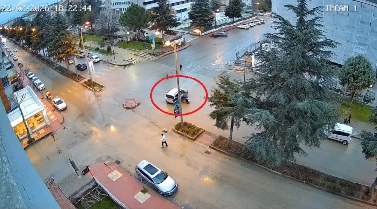Merzifon'da Motosiklet Kazası: İki Kişi Yaralandı