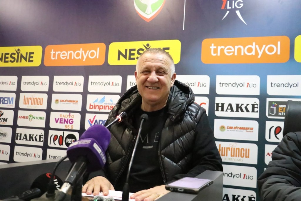 Amed Sportif Faaliyetler Van Spor'u Son Dakikada Geçti