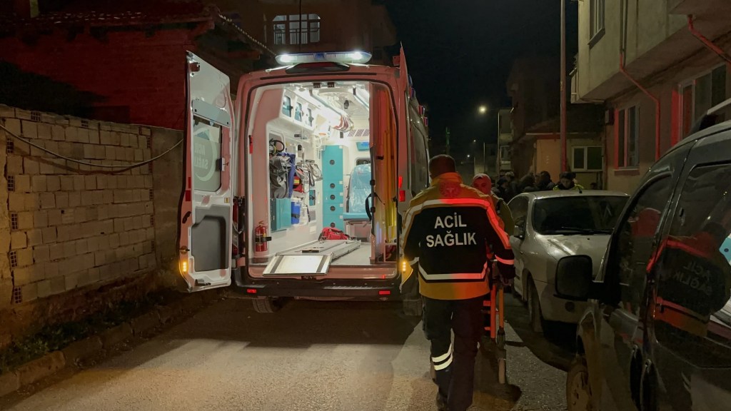 Bursa İznik'te Otomobil ve Motosiklet Kazası