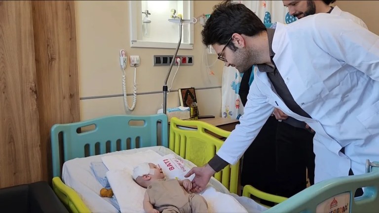 Batman'da 5 Aylık Ömer'in Başarılı Ameliyatı