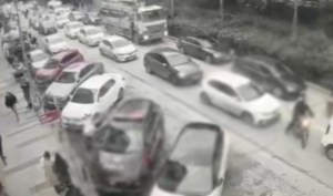 Yapay Zeka ile Sahte Kimlik Çıkardı, Dövme Detayı Ele Verdi