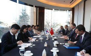 Bakan Bayraktar Güney Kore'de Enerji İş Birliğini Güçlendiriyor