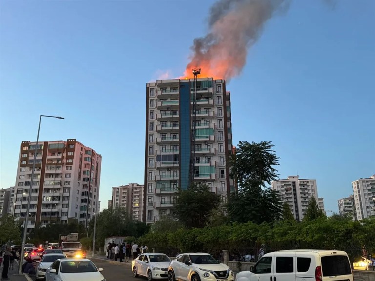 Diyarbakır'da Yangın Faciası: İtfaiye Aracı Arızalıydı