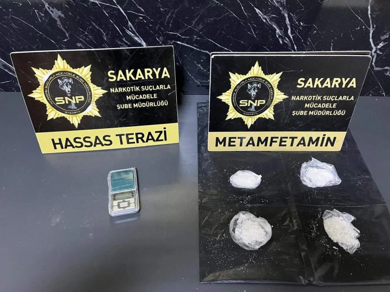 Sakarya'da Uyuşturucu Operasyonu: İki Kişi Tutuklandı