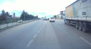 Karabük'te Kontrolden Çıkan Otomobil Bariyere Çarptı