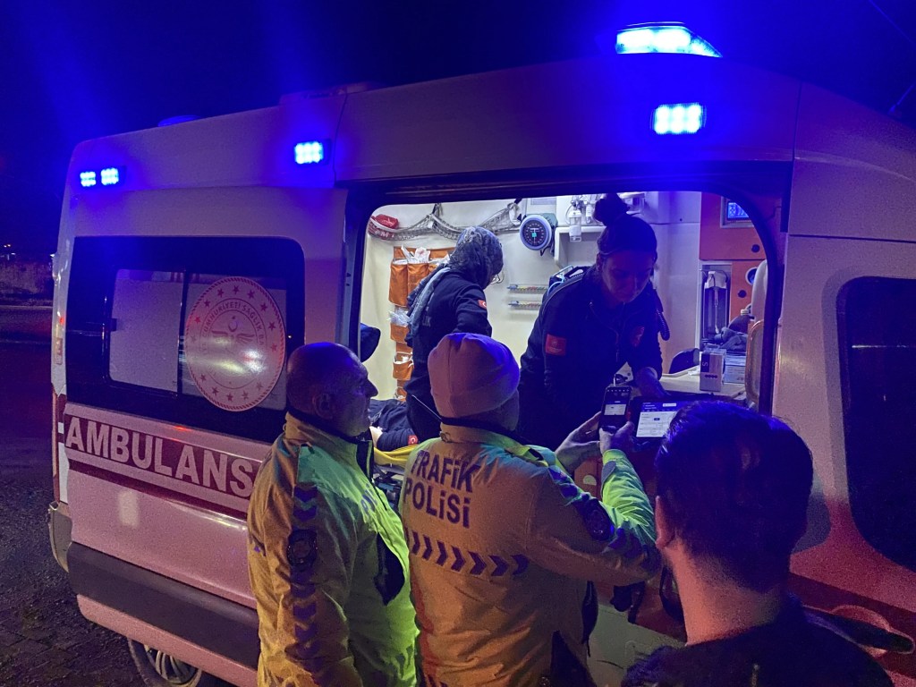 Manisa'da Ambulans Kazası: Beş Kişi Yaralandı