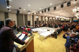 Özgür Özel: Türkiye'yi Seviyoruz ve Birlikte Güzel Günlere Yürüyoruz