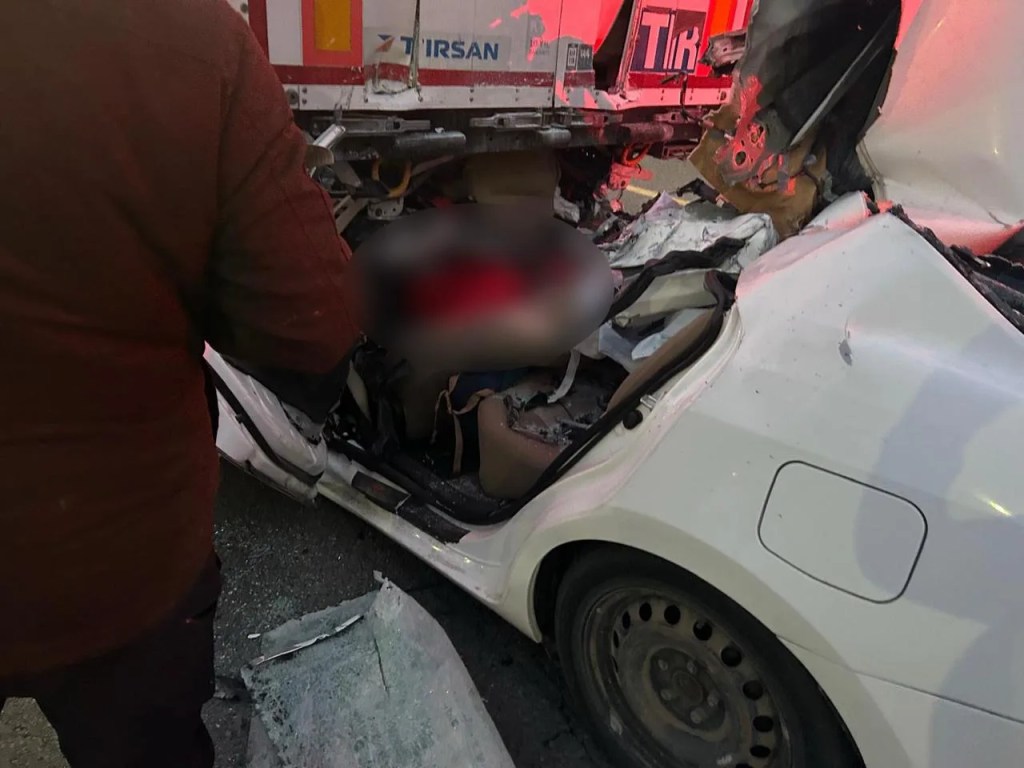 Niğde'de Trafik Kazasında Genç Sürücü Hayatını Kaybetti