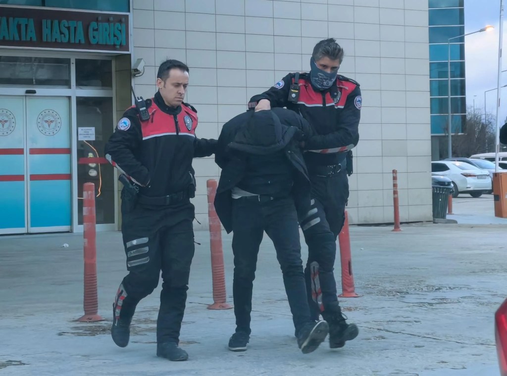 Bursa'da Polisten Kaçan Şüpheli Takip Sonucu Yakalandı