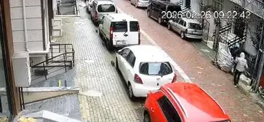 Avcılar'da Skuter Hırsızlığı Güvenlik Kamerasında