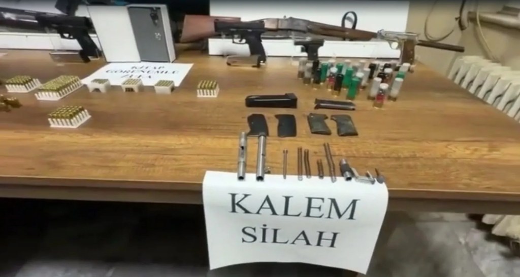 Sakarya'da Kalem Görünümlü Silahlar Ele Geçirildi