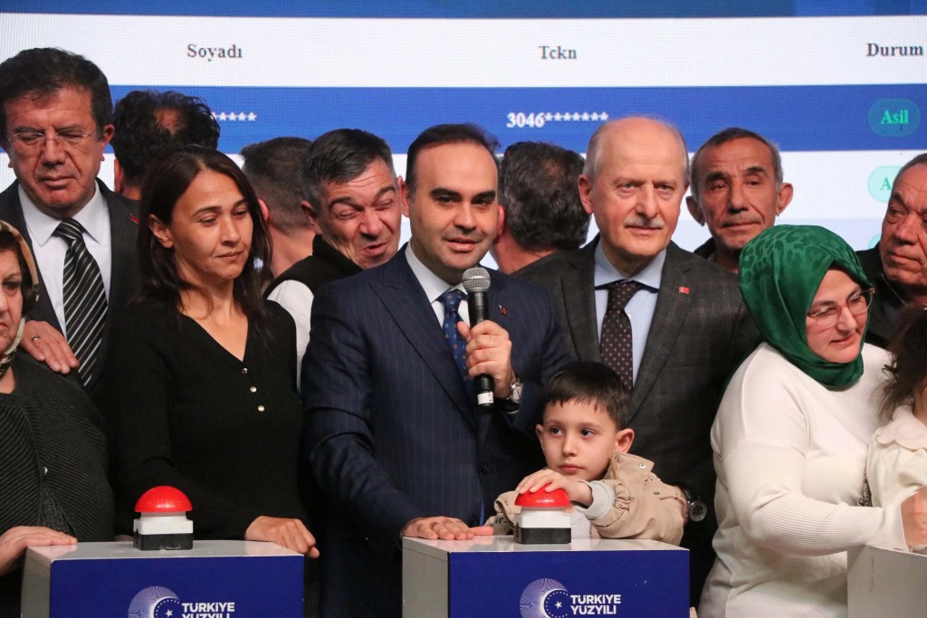 Bakan Kacır: Türkiye'nin Bağımsızlık Yolculuğu Sürüyor