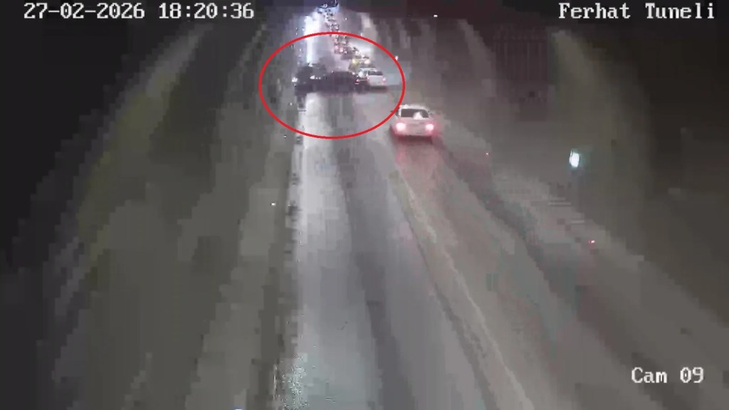 Amasya Ferhat Tüneli'nde Kafa Kafaya Çarpışma