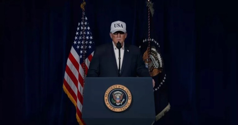 Trump İran'a Büyük Operasyon Başlattığını Duyurdu