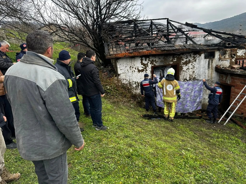 Orhaneli'de Yangın Faciası: Çift Hayatını Kaybetti