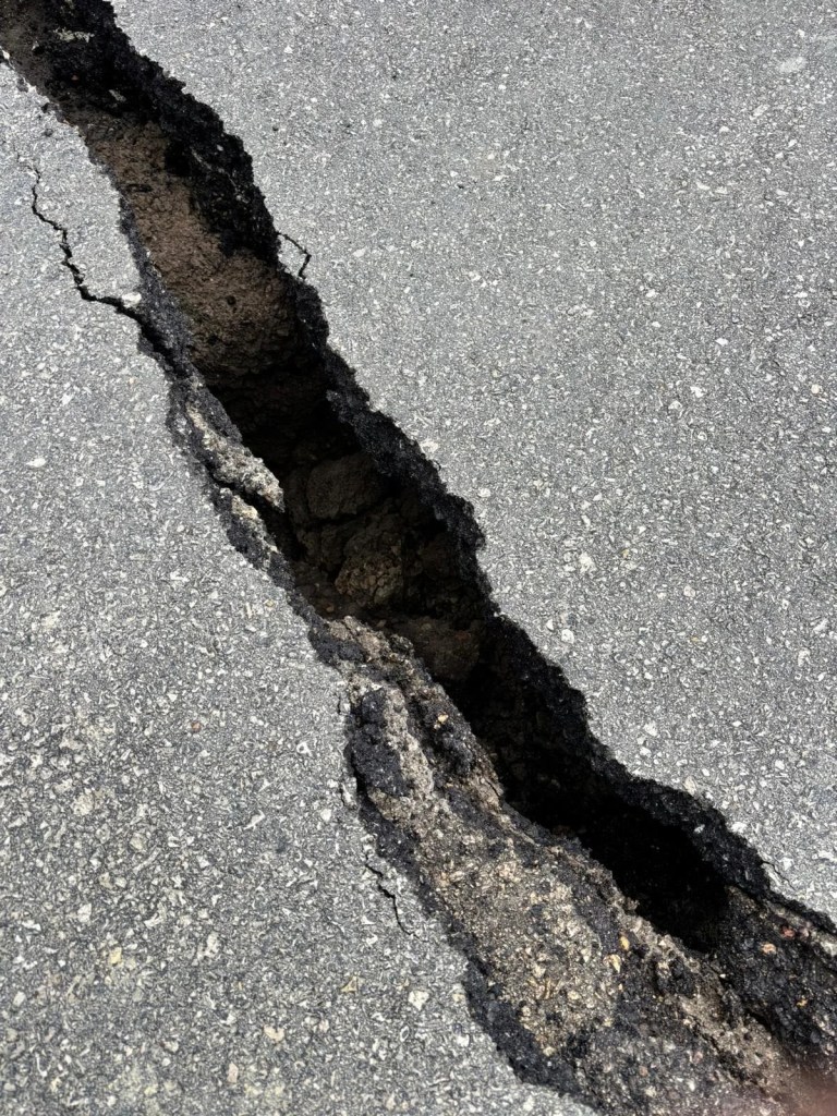 Kastamonu'da Heyelan Sahil Yolunu Kapattı