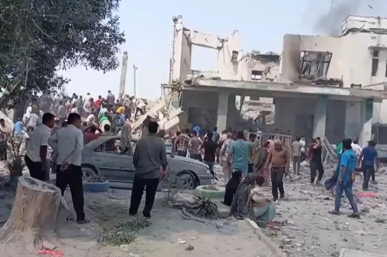 İran'da Kız Okuluna Saldırı: 51 Kişi Hayatını Kaybetti