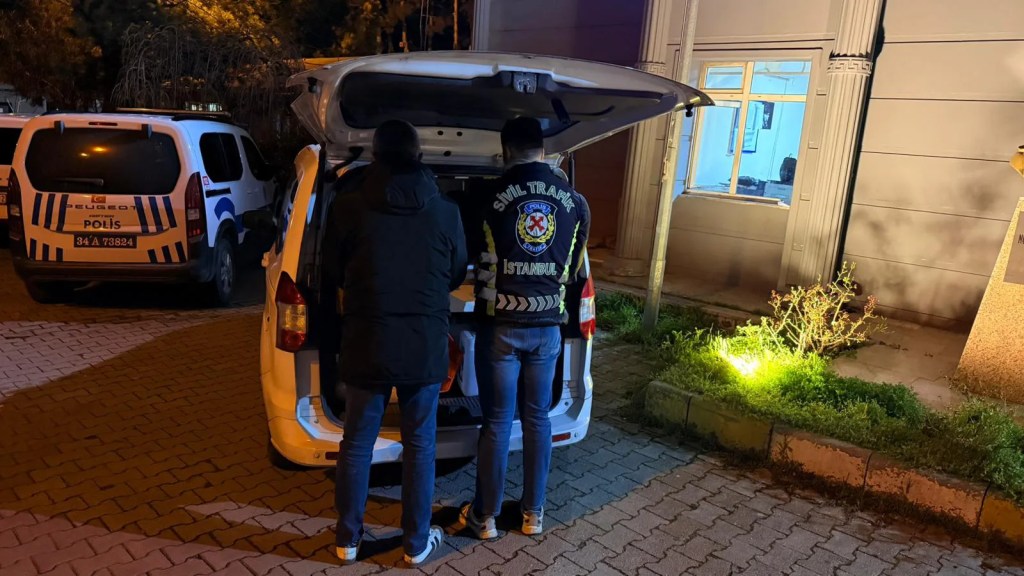 Beylikdüzü'nde Trafikte Kavga: Sürücülere Para Cezası