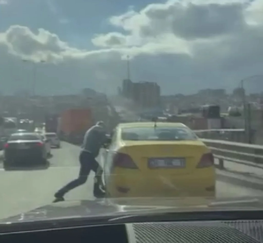 Beylikdüzü'nde Trafikte Kavga: Sürücülere Para Cezası