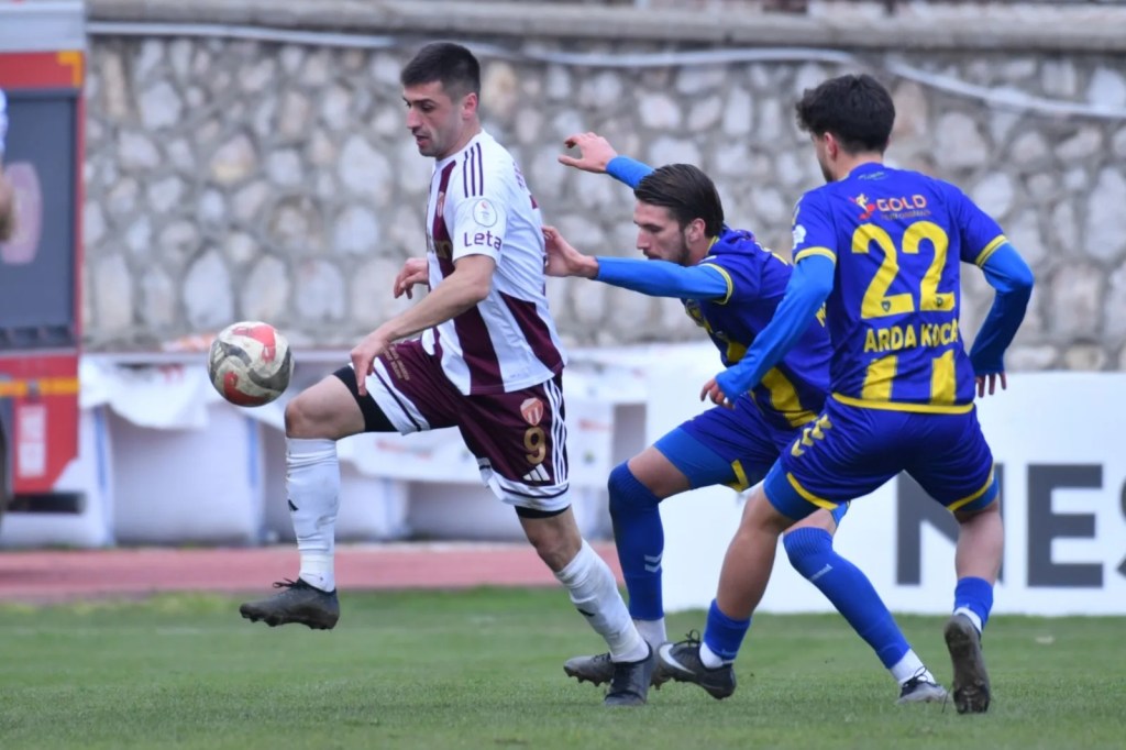 İnegölspor Bucaspor'u Farklı Geçti