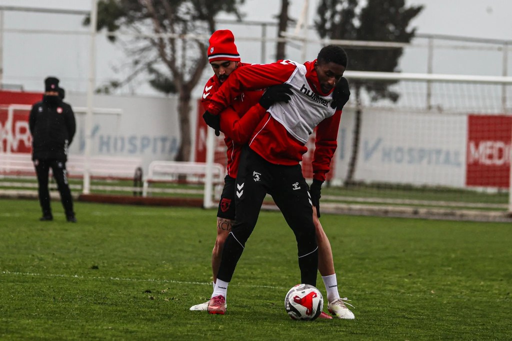 Samsunspor Gaziantep FK Maçı Öncesi Hazırlıklarını Tamamladı