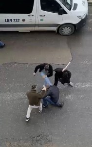 Ataşehir'de Sopalı Kavga: Ayıranlar da Darbedildi