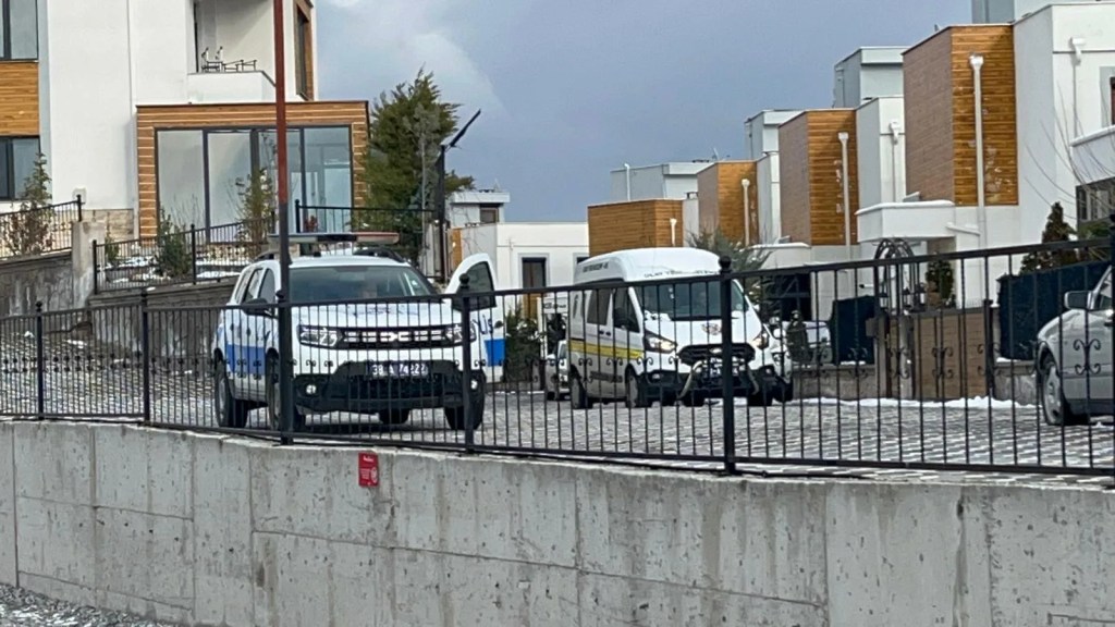 Kayseri'de Bıçaklı Kavga: Bir Kişi Ağır Yaralandı