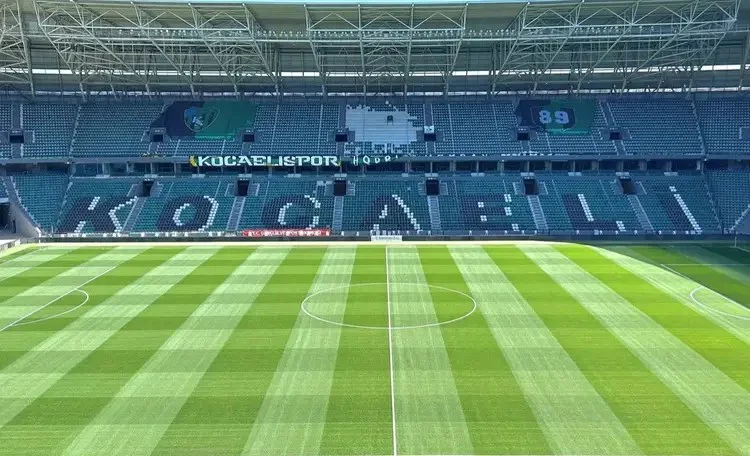 Kocaelispor tribünlerinde bilet heyecanı!