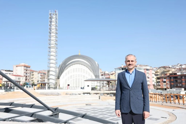 Çayırova Kent Meydanı projesinde sona yaklaşılıyor