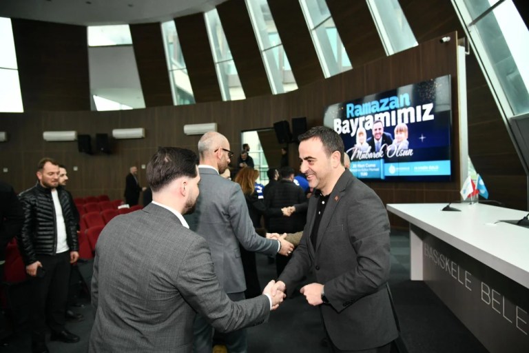 Başkan Özlü’den bayram mesajı: Huzur içinde bayrama ulaşıyoruz