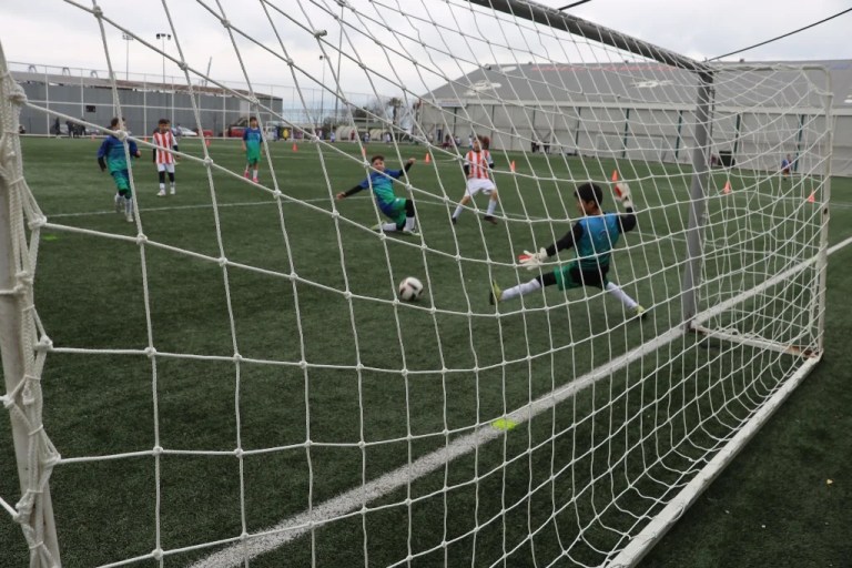 Körfez’de ortaokullar arası futbol turnuvası heyecanı
