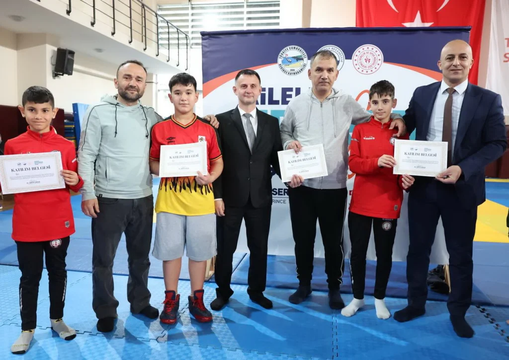 Derince’de aileler sporla buluştu