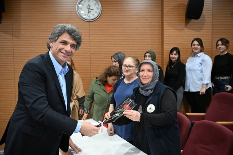 Başkan Kocaman’dan Kadın Çalışanlara Özel Kutlama
