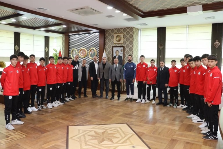 Başkan Söğüt’ten Körfez GB U14’e moral ziyareti