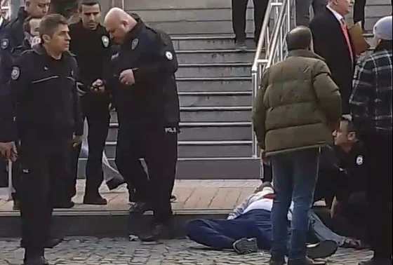 Kocaeli’de Adliye Çıkışı Cinayeti: Bıçaklı Saldırıda Bir Kişi Öldü!