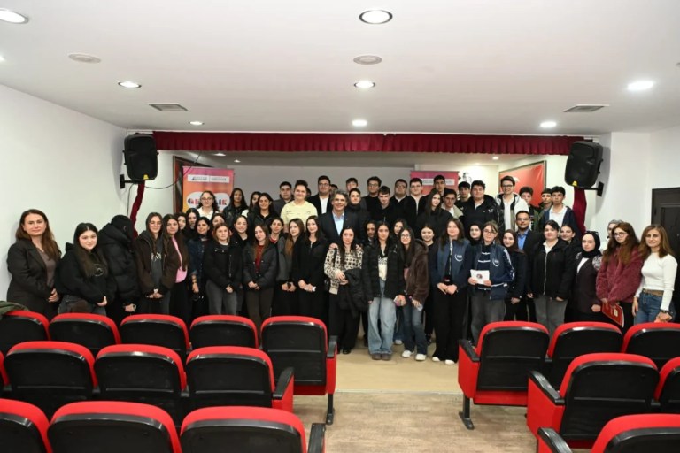 Başkan Kocaman, Kartepeli gençlerle buluştu
