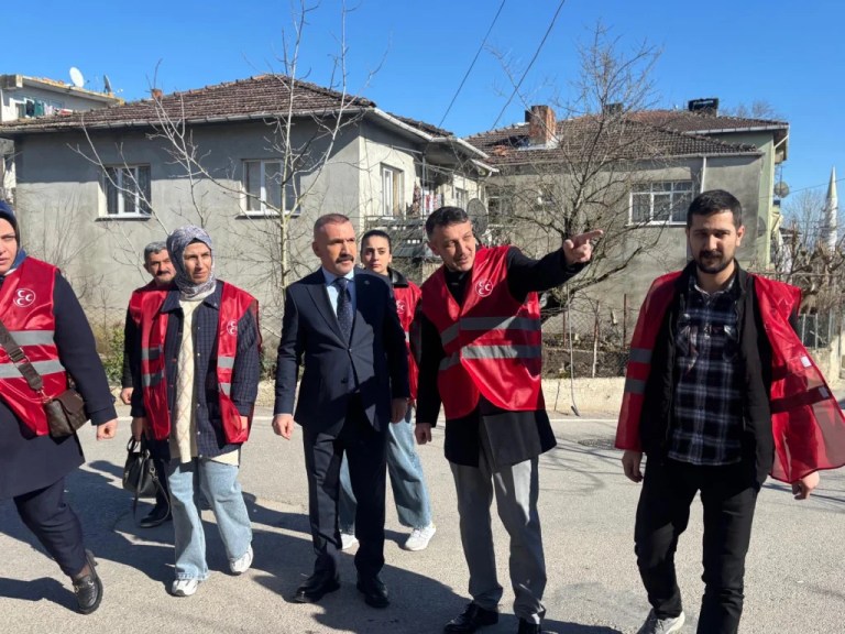 MHP Dilovası’ndan ihtiyaç sahiplerine Ramazan yardımı
