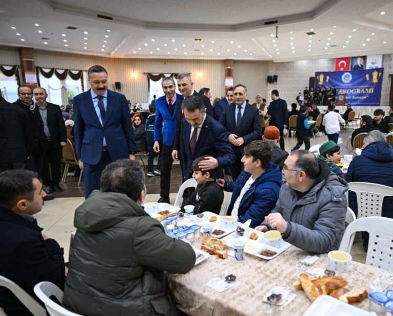 Vali Aktaş’tan Gölcük’te “Maarifin Kalbinde Ramazan” programına ziyaret