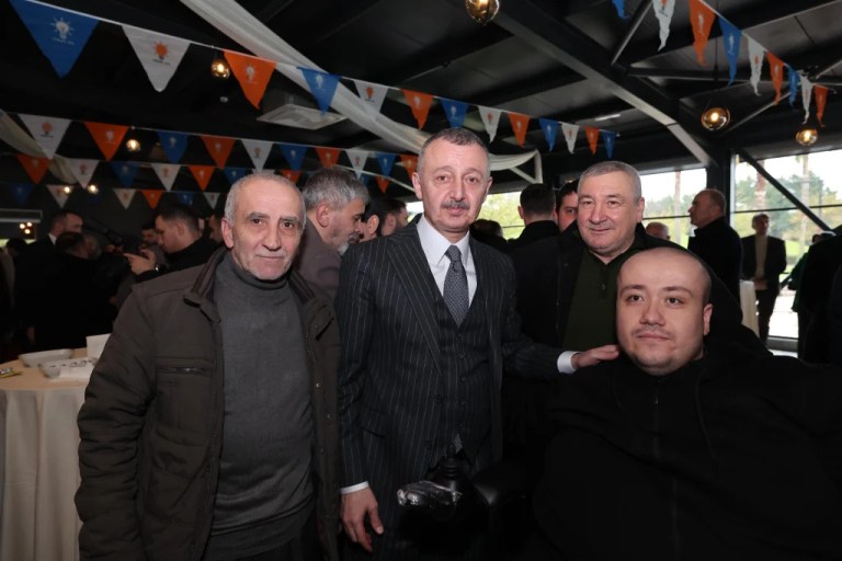 AK Parti Kocaeli’de bayramlaştı