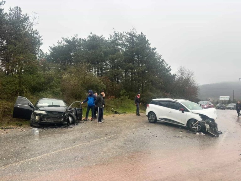 Gebze’de feci kaza: Mollafenari yolunda 2 yaralı!
