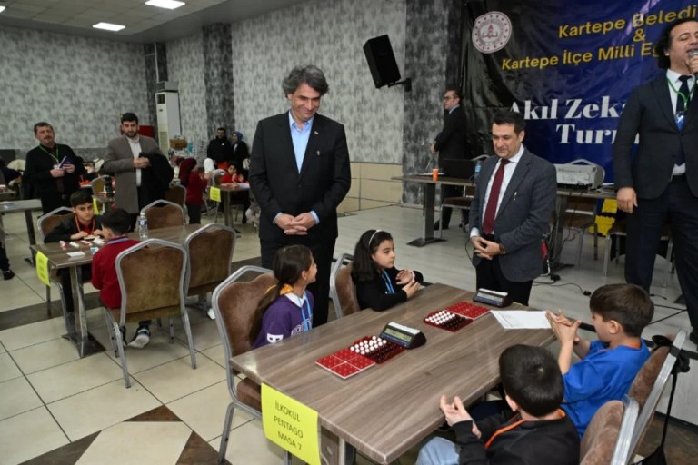 Kartepe’de akıl ve zeka oyunları turnuvası düzenlendi