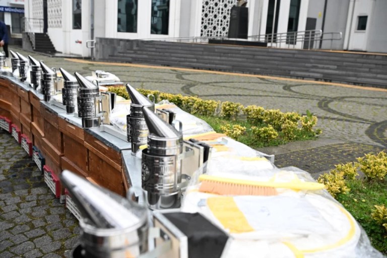 Kartepe’de arıcılara belediyeden üretim desteği