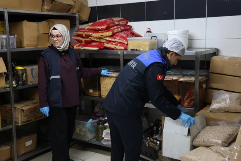 Kartepe’de bayram öncesi gıda denetimleri sıkılaştırıldı