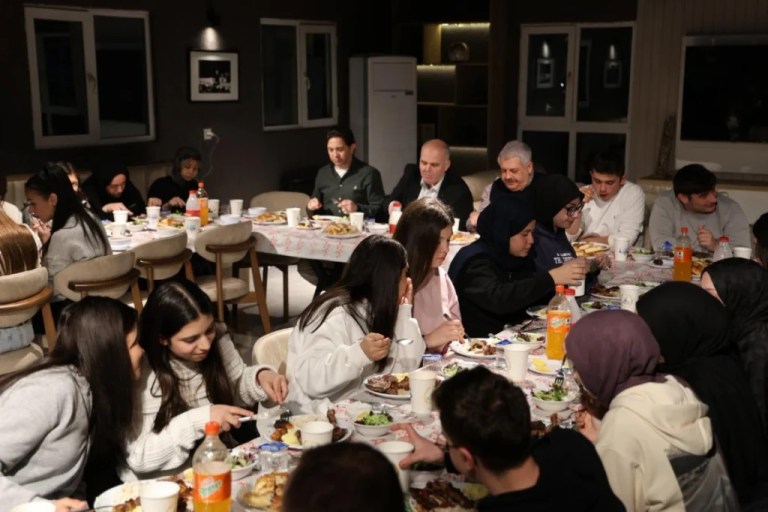 Kartepeli gençler, “Bir Sofra Bir Hikâye”de buluştu