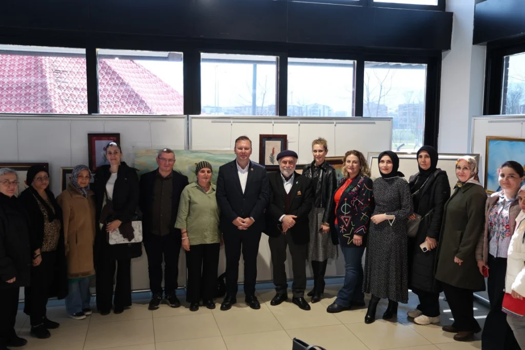 Ebruzen Hikmet Barutçugil Kartepe’de ebru sanatını anlattı