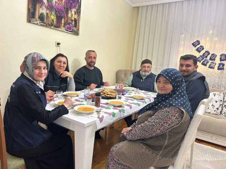 Kartepe’de Alo Evlat ekiplerinden Ramazan sürprizi